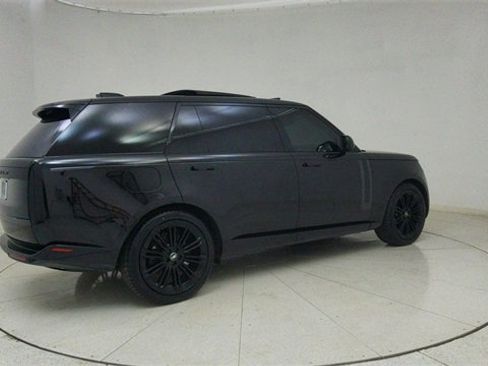 Used 2024 Land Rover Range Rover Long Wheelbase SE image 76