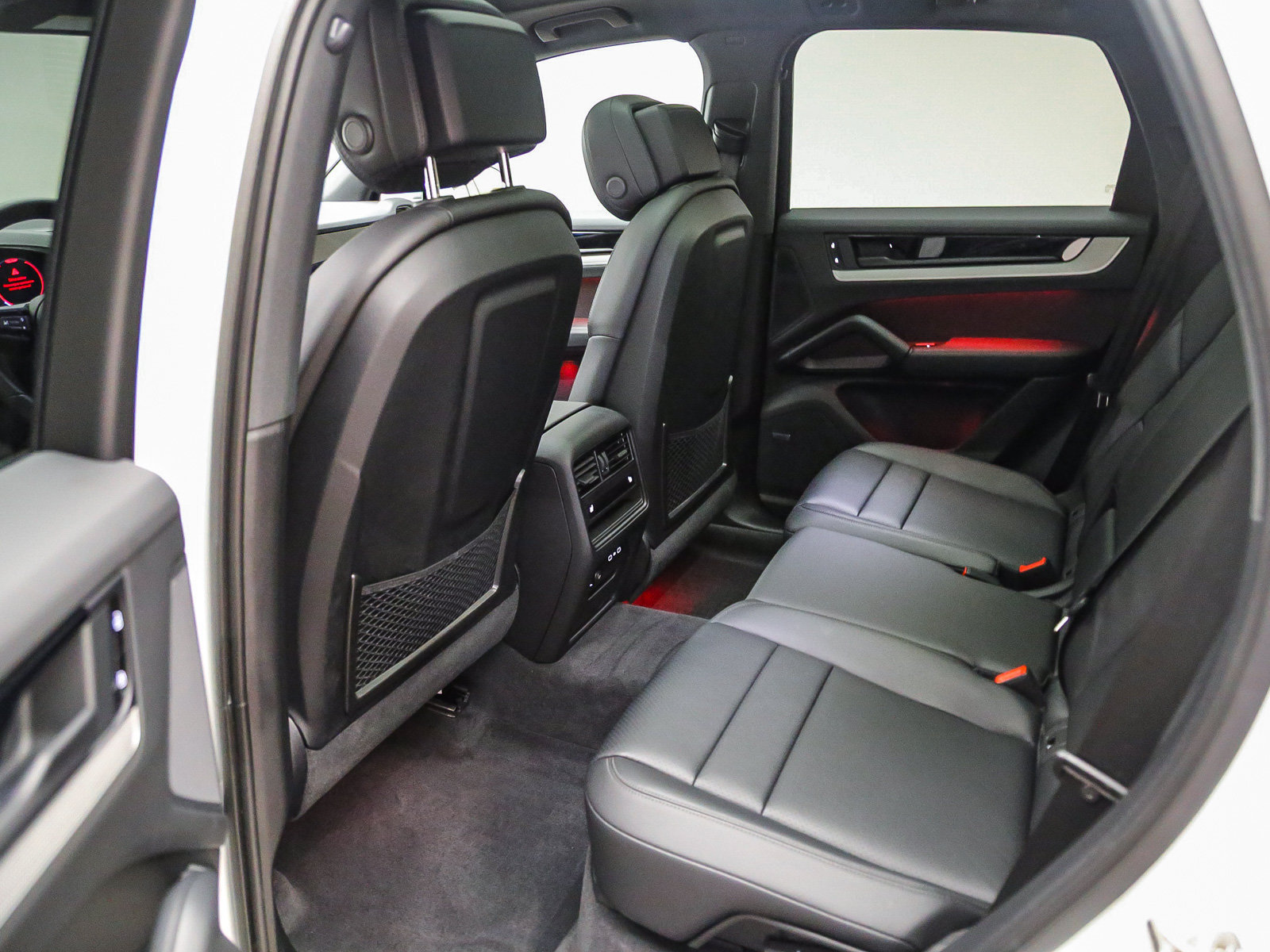 Certified 2026 Porsche Cayenne AWD/4WD image 23