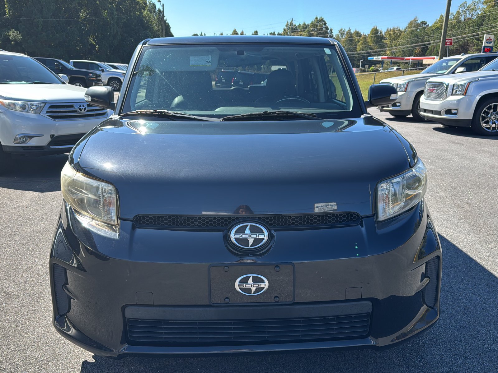 Used 2012 Scion xB FWD image 8