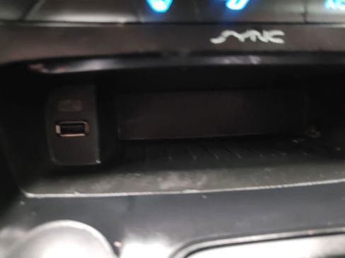 Used 2018 Ford Focus SE image 32