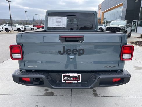 New 2026 Jeep Gladiator Sport image 18