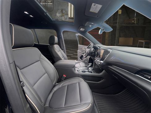 Certified 2023 Chevrolet Traverse Premier image 15