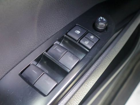 Used 2025 Toyota Camry LE w/ Convenience Package image 17