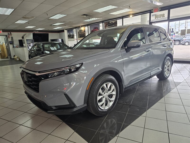 Used 2025 Honda CR-V LX image 1