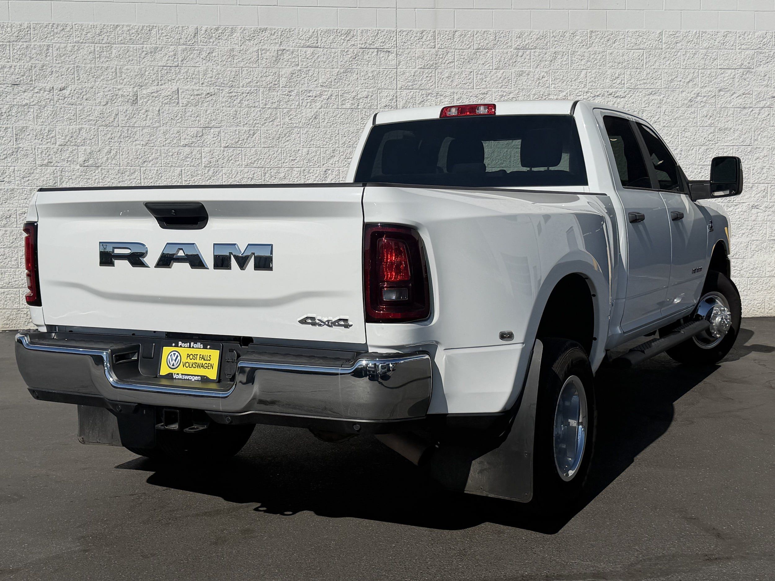 Used 2023 RAM 3500 Big Horn w/ Level 1 Equipment Group AWD/4WD image 7