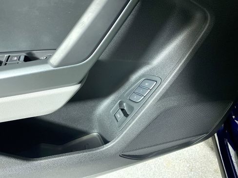 Used 2025 Audi Q3 2.0T Premium w/ Convenience Package image 17