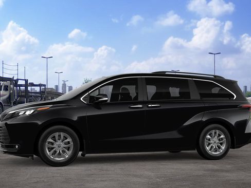 New 2026 Toyota Sienna XLE AWD/4WD image 3