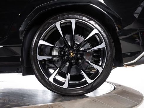 Used 2022 Lamborghini Urus AWD/4WD image 14
