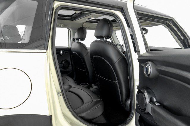 Used 2016 MINI Cooper 4-Door Hardtop FWD image 33