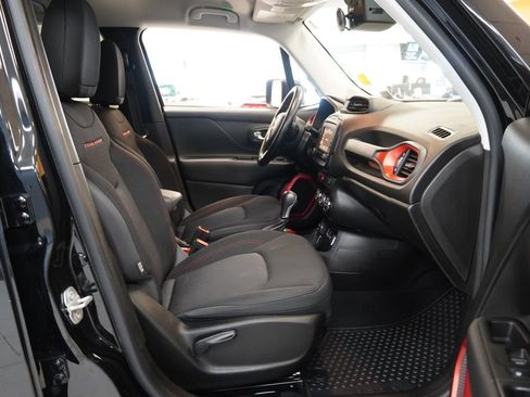 Used 2017 Jeep Renegade Trailhawk AWD/4WD image 24