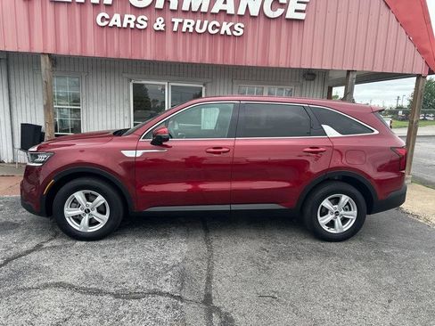 Used 2022 Kia Sorento LX image 12