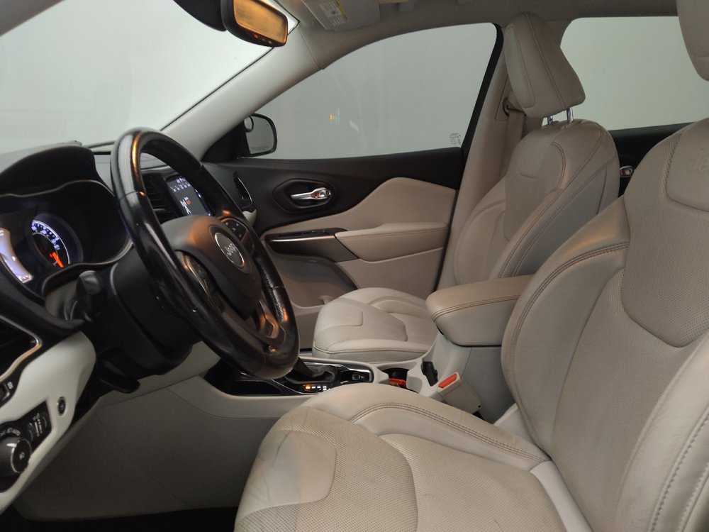 Used 2019 Jeep Cherokee Limited FWD image 17