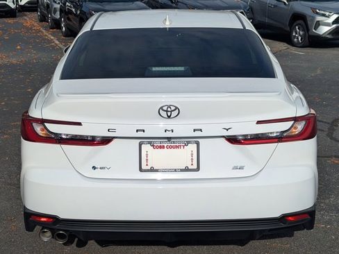 Used 2025 Toyota Camry SE image 6