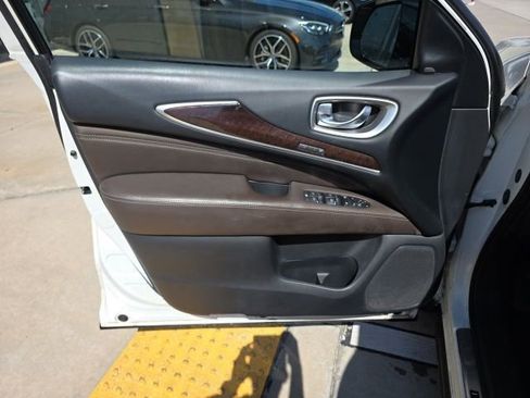 Used 2016 INFINITI QX60 Luxe w/ Deluxe Technology Package image 11