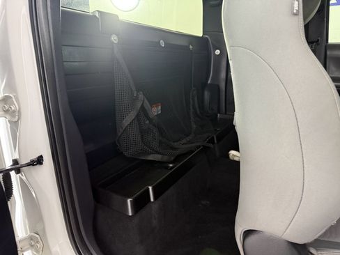 Used 2016 Toyota Tacoma SR image 16