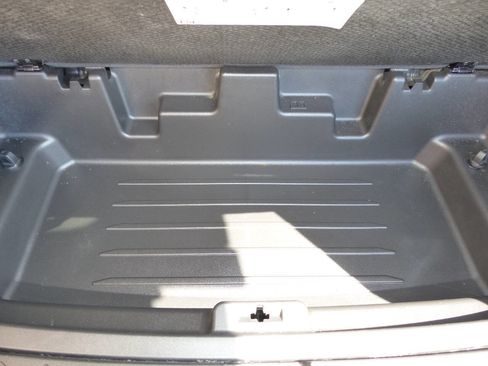 Used 2021 Chevrolet Traverse LT FWD image 30
