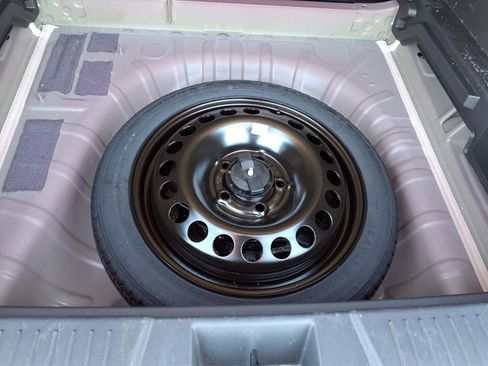 Used 2024 Chevrolet Trax RS w/ Sunroof Package image 33