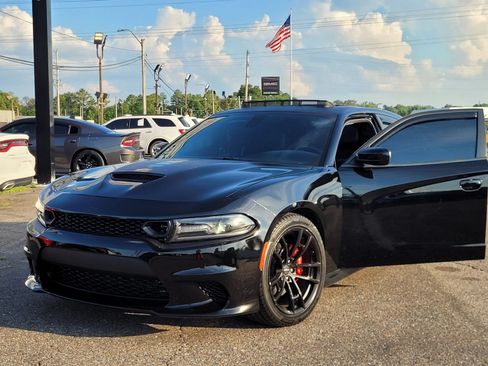 Used 2019 Dodge Charger Scat Pack w/ Daytona Edition Group RWD image 6