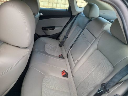 Used 2012 Buick Verano FWD image 18