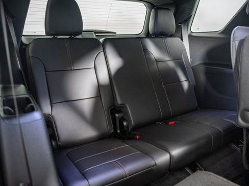 Used 2023 Chevrolet Traverse RS image 36