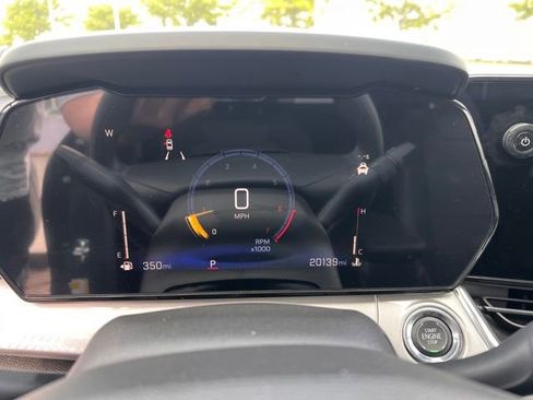 Used 2025 Chevrolet Trax LT FWD image 6