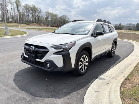 Certified 2025 Subaru Outback Premium AWD/4WD image 3