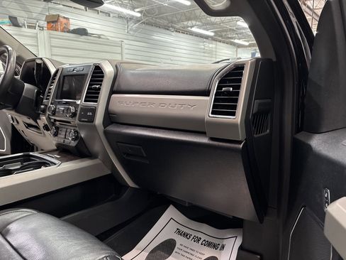 Used 2018 Ford F250 Lariat w/ Lariat Ultimate Package image 30