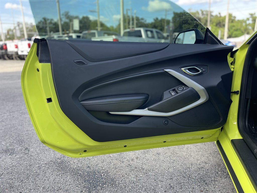 Used 2020 Chevrolet Camaro SS RWD image 33