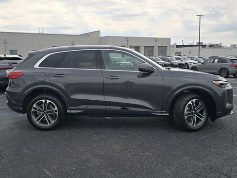 Certified 2025 Audi Q5 Premium w/ Convenience Package image 8