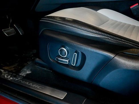 Used 2022 Land Rover Discovery Sport SE R-Dynamic image 18