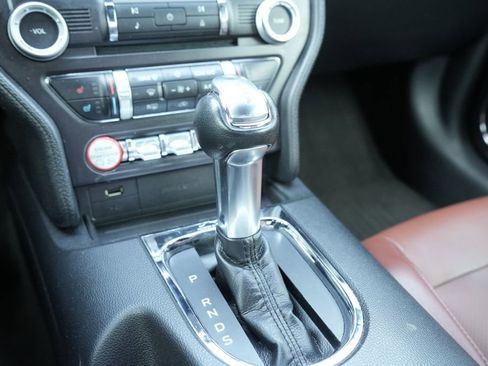 Used 2015 Ford Mustang Premium image 31