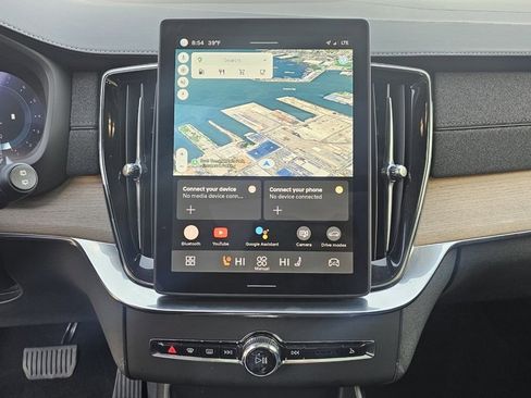 Certified 2025 Volvo XC90 B6 Plus image 24