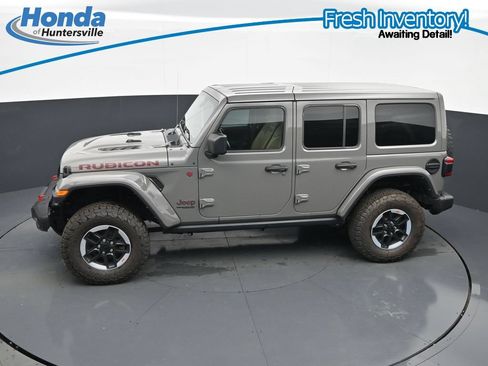 Used 2022 Jeep Wrangler Unlimited Rubicon w/ Dual Top Group AWD/4WD image 18