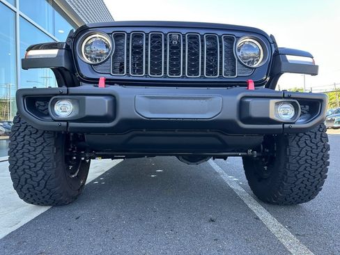 Used 2026 Jeep Wrangler Unlimited Rubicon AWD/4WD image 31