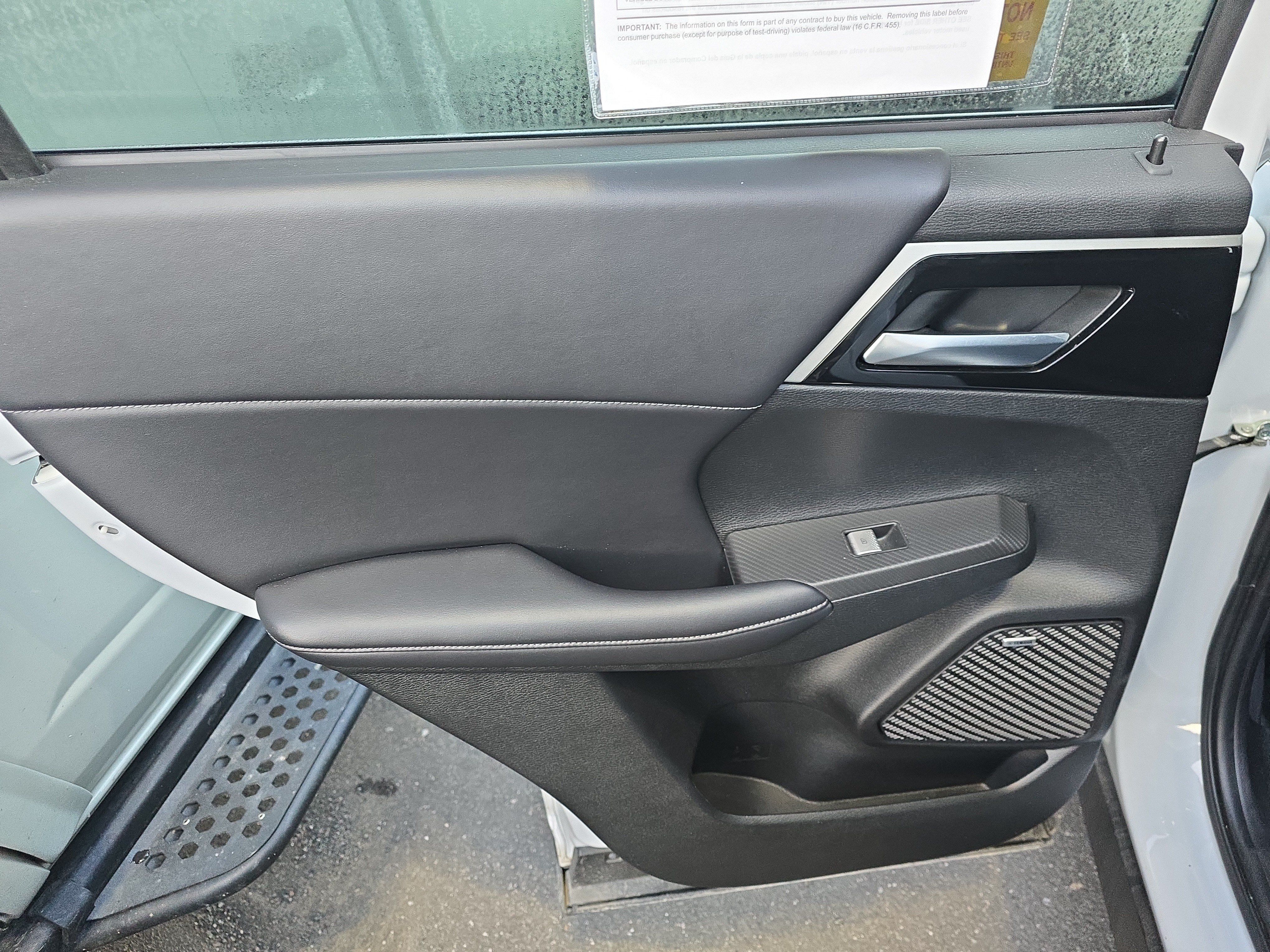 Used 2025 Mitsubishi Outlander SE AWD/4WD image 19