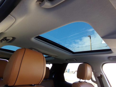 Used 2019 Land Rover Discovery HSE image 31