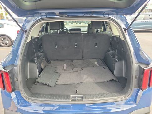 Used 2025 Kia Sorento S w/ Panoramic Sunroof Package image 8