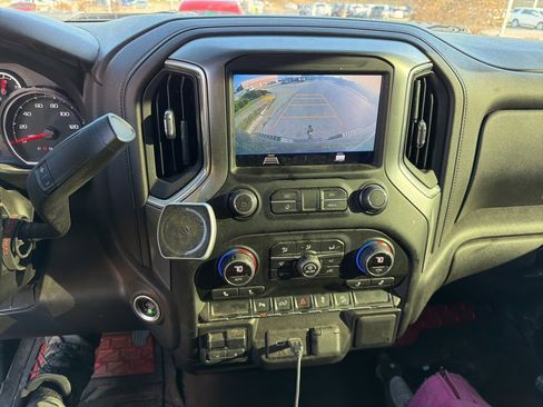 Used 2022 Chevrolet Silverado 2500 LT w/ Midnight Edition image 11