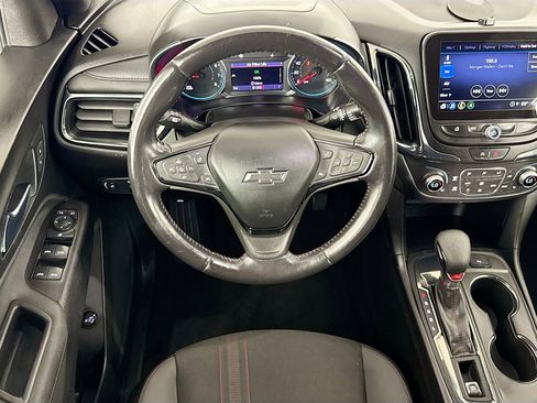 Used 2022 Chevrolet Equinox RS w/ Infotainment Package FWD image 16