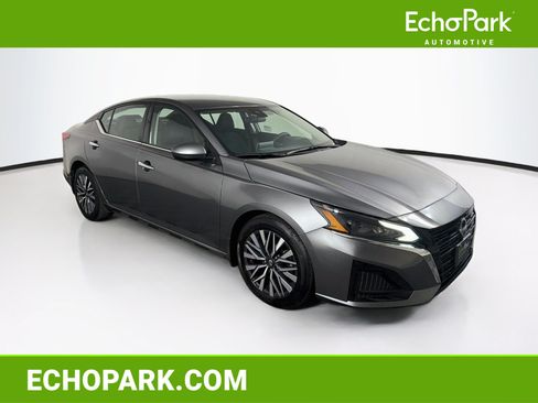 Used 2023 Nissan Altima 2.5 SV FWD image 1