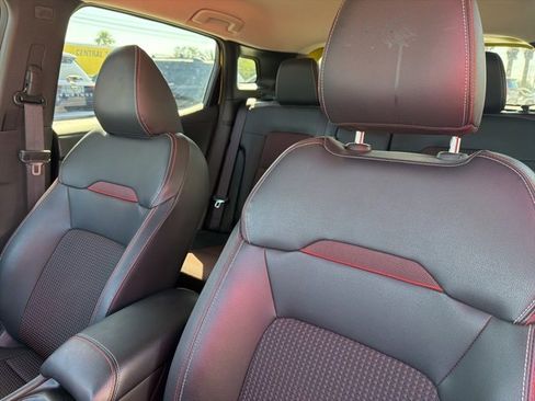Certified 2025 Nissan Kicks SR image 8