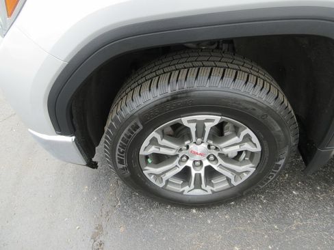 Certified 2020 GMC Sierra 1500 SLE w/ SLE Value Package RWD image 16