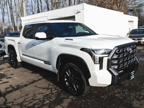 Used 2025 Toyota Tundra Platinum AWD/4WD image 3