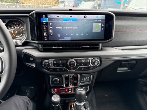 Used 2025 Jeep Wrangler Unlimited Rubicon w/ Safety Group image 25