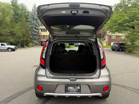 Used 2018 Kia Soul + FWD image 6