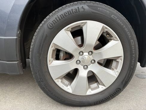 Used 2011 Subaru Outback 2.5i Limited image 10