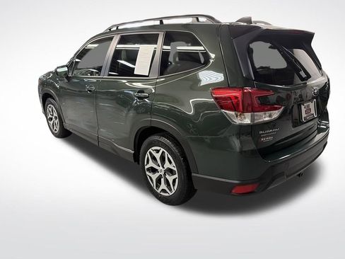 Used 2024 Subaru Forester Premium image 4