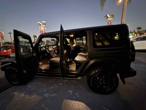 Used 2021 Jeep Wrangler Unlimited Sport AWD/4WD image 18