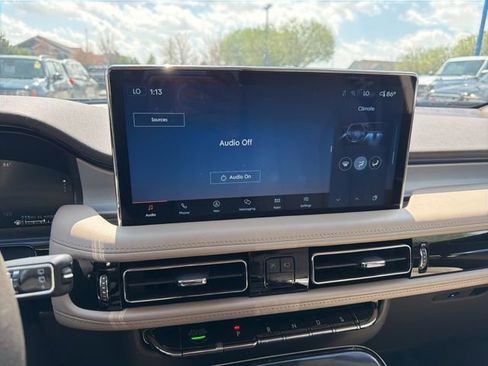 Used 2022 Lincoln Nautilus AWD w/ Premium Package image 26