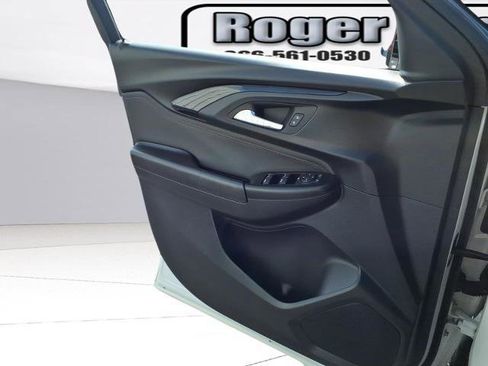 Used 2023 Chevrolet TrailBlazer RS w/ Convenience Package image 19